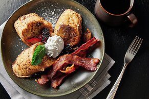 Renaissance Mobile Riverview Plaza Hotel