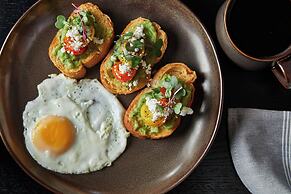 Renaissance Mobile Riverview Plaza Hotel