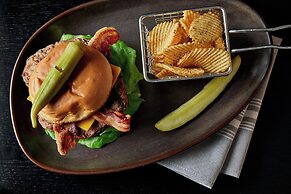 Renaissance Mobile Riverview Plaza Hotel