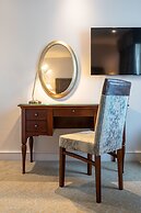 The Swans Nest Hotel