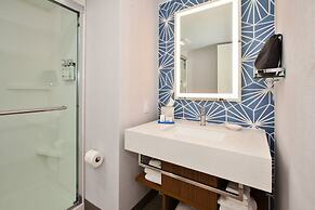 Holiday Inn Express Hotel & Suites VA Beach Oceanfront by IHG