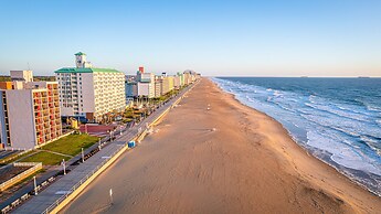 Holiday Inn Express Hotel & Suites VA Beach Oceanfront by IHG
