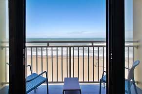 Holiday Inn Express Hotel & Suites VA Beach Oceanfront by IHG