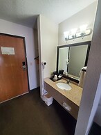 Quality Inn Peru near Starved Rock State Park