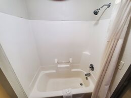 Quality Inn Peru near Starved Rock State Park