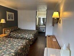 Palm Inn Hotel near Tyler Mall Riverside