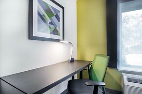 Holiday Inn Express and Suites Albany Airport- Wolf Road by IHG