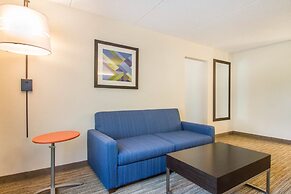 Holiday Inn Express and Suites Albany Airport- Wolf Road by IHG