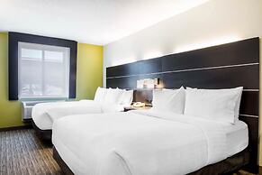 Holiday Inn Express and Suites Albany Airport- Wolf Road by IHG