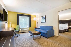 Holiday Inn Express and Suites Albany Airport- Wolf Road by IHG