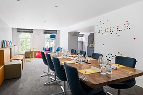 Crowne Plaza Gerrards Cross by IHG