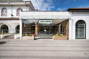 Crowne Plaza Gerrards Cross by IHG