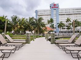 Hilton Palm Beach Airport