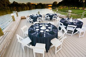 Hilton Palm Beach PBI