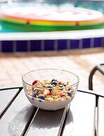 Hilton Palm Beach PBI