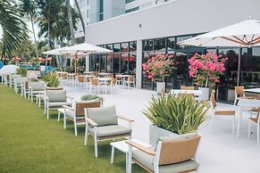 Hilton Palm Beach PBI