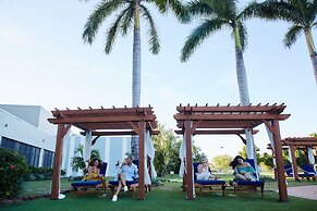 Hilton Palm Beach PBI