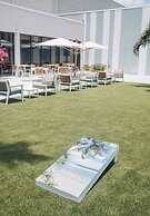 Hilton Palm Beach PBI