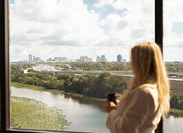 Hilton Palm Beach PBI