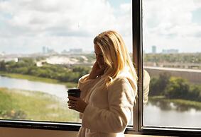 Hilton Palm Beach PBI