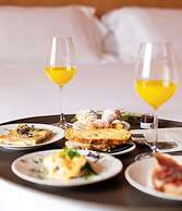 Hilton Palm Beach PBI