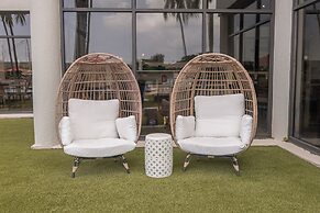 Hilton Palm Beach PBI