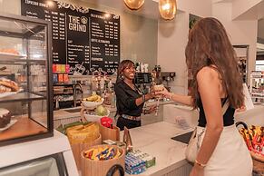 Hilton Palm Beach PBI