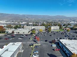 Hell Canyon Grand Hotel, Ascend Hotel Collection