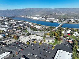 Hell Canyon Grand Hotel, Ascend Hotel Collection