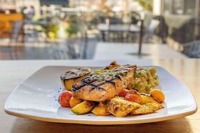 Hell Canyon Grand Hotel, Ascend Hotel Collection