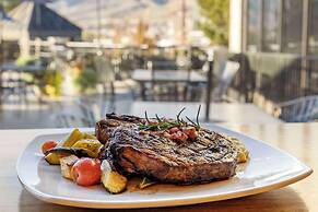 Hell Canyon Grand Hotel, Ascend Hotel Collection