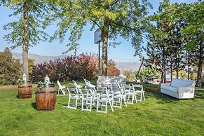 Hell Canyon Grand Hotel, Ascend Hotel Collection