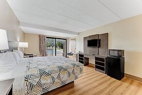 Red Carpet Inn & Suites