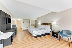 Red Carpet Inn & Suites