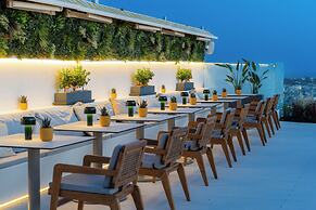 St. George Lycabettus Lifestyle Hotel