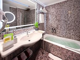 St. George Lycabettus Lifestyle Hotel