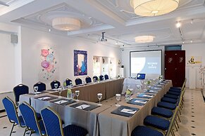 St. George Lycabettus Lifestyle Hotel