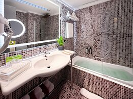 St. George Lycabettus Lifestyle Hotel