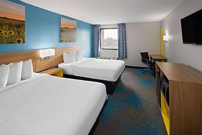 Days Inn & Suites by Wyndham Northwest Indianapolis