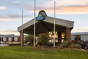 Days Inn & Suites by Wyndham Northwest Indianapolis