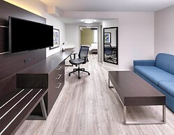 Holiday Inn Express & Suites Mississauga-Toronto Southwest by IHG