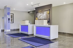 Holiday Inn Express & Suites Mississauga-Toronto Southwest, an IHG Hot