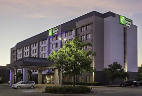 Holiday Inn Express & Suites Mississauga-Toronto Southwest, an IHG Hot