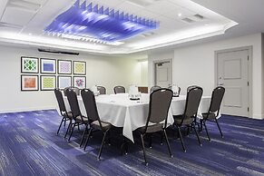 Holiday Inn Express & Suites Mississauga-Toronto Southwest by IHG