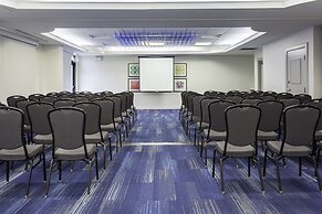 Holiday Inn Express & Suites Mississauga-Toronto Southwest by IHG