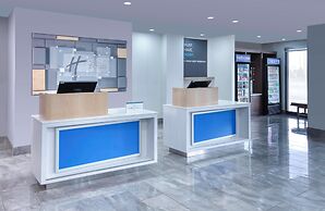 Holiday Inn Express & Suites Mississauga-Toronto Southwest by IHG