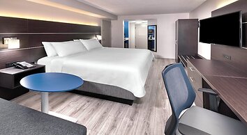 Holiday Inn Express & Suites Mississauga-Toronto Southwest by IHG