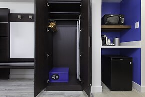 Holiday Inn Express & Suites Mississauga-Toronto Southwest by IHG