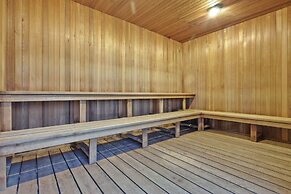 Holiday Inn Express & Suites Mississauga-Toronto Southwest by IHG