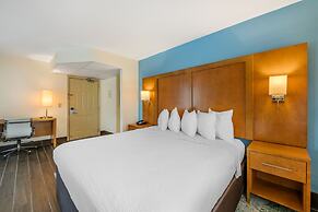 Tropical Winds Oceanfront Hotel
